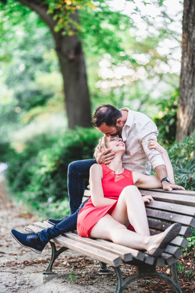 séance photo avant mariage au jardin public à bordeaux